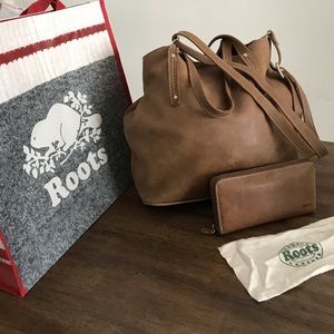 Roots Amelia Bag and Zip Around Wallet